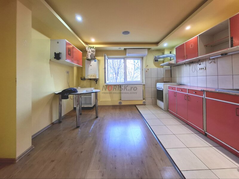 Nerva Traian 2 Camere  61 mp   Ocazie  Decomandat Centrala  Etaj 1