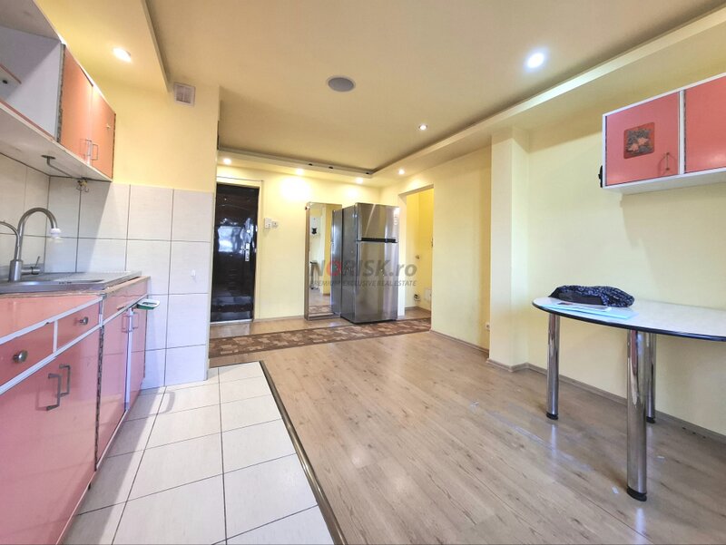 Nerva Traian 2 Camere  61 mp   Ocazie  Decomandat Centrala  Etaj 1