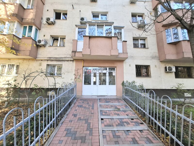 Nerva Traian 2 Camere  61 mp   Ocazie  Decomandat Centrala  Etaj 1